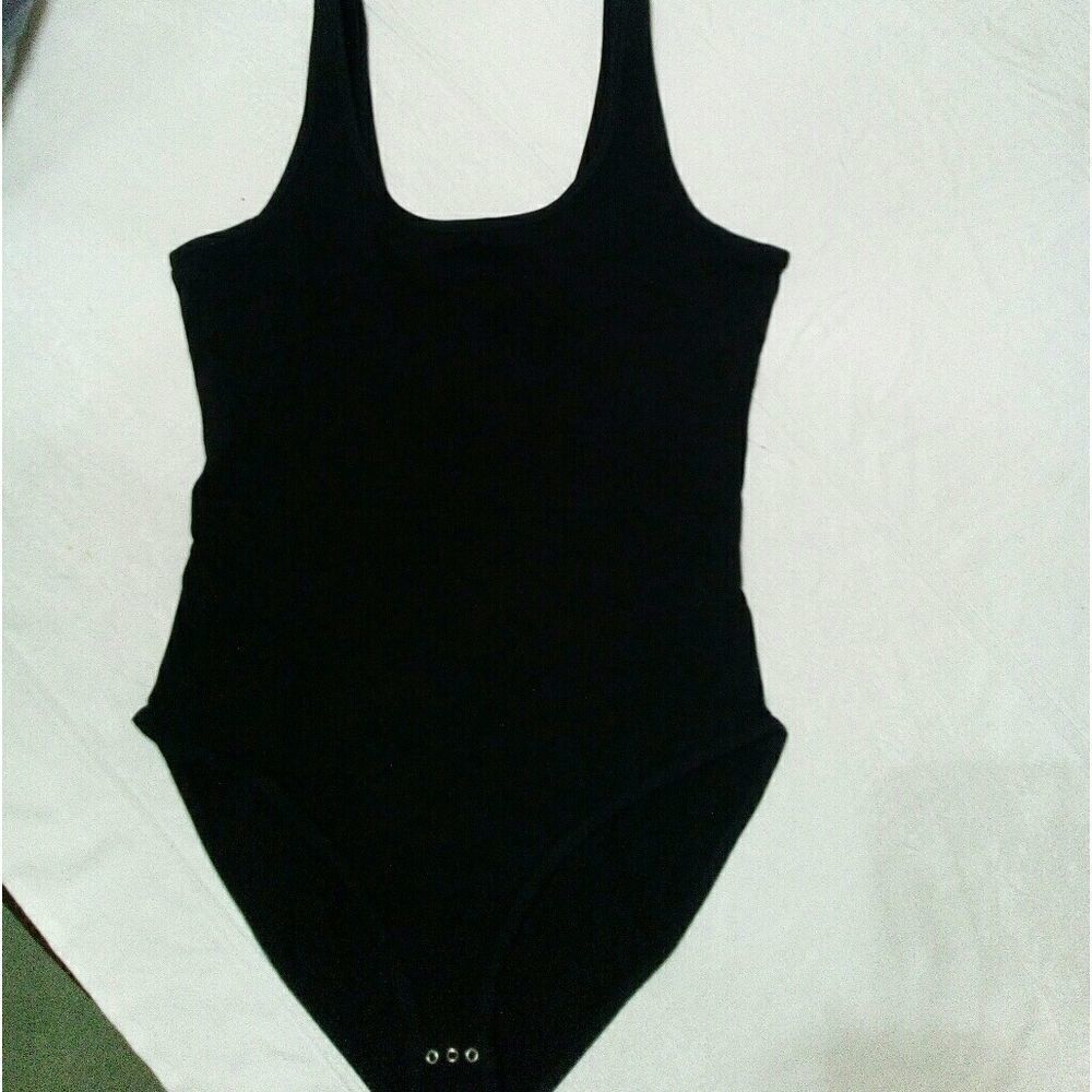 NEW WITH TAGS VS Pink bodysuit size XS - Picture 3 of 4